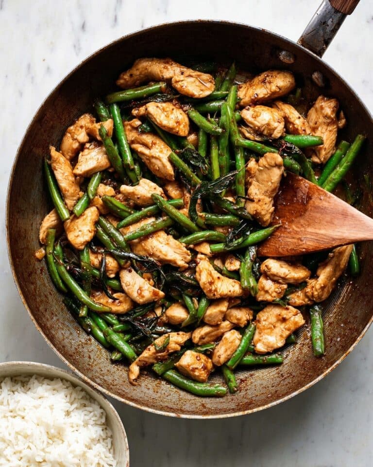 Pad Prik King (Red Curry Chicken and Green Beans) Recipe